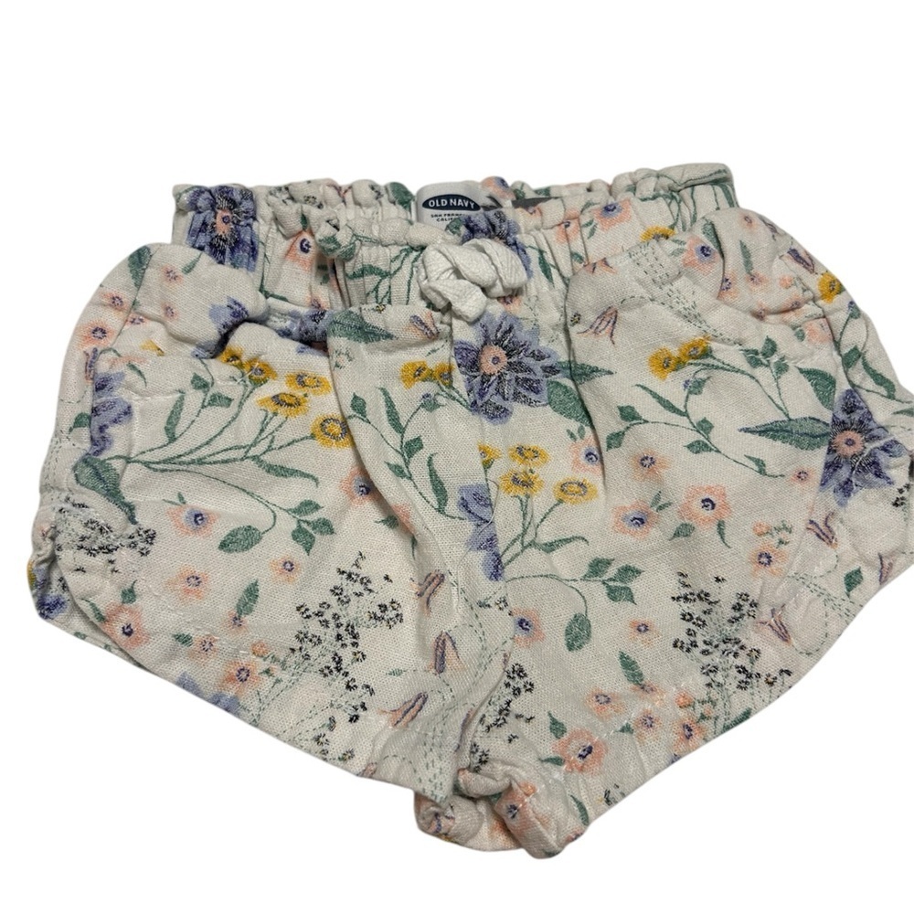 Bundle of girls floral shorts sizes 12-18 months - Picture 3 of 6